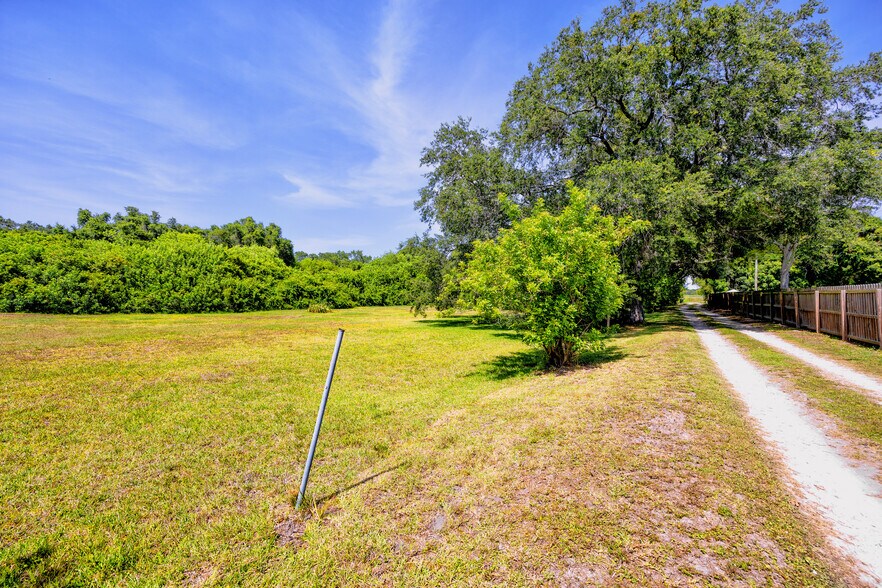 More Photos Of 12330 101st St, Largo Land For Sale