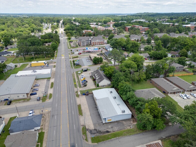 More Photos Of 4612 Grand Ave, Fort Smith Loft Creative Space For Lease