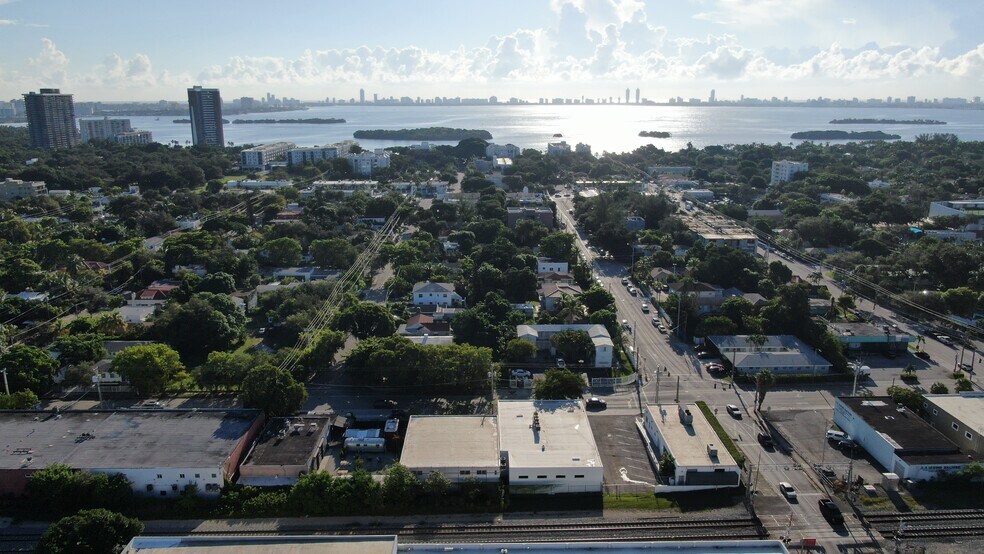 More Photos Of 6240 NE 4th Ct, Miami Showroom For Lease