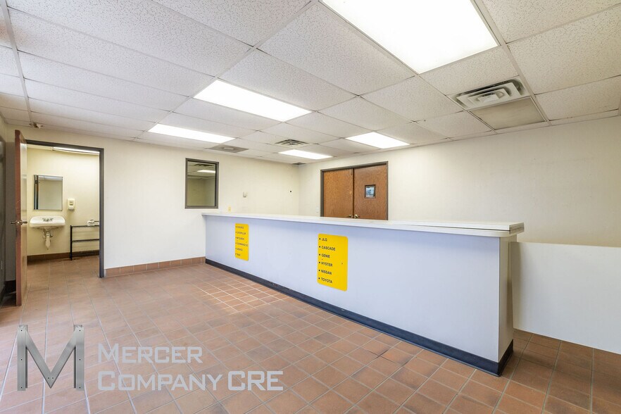 More Photos Of 813 SE 84th St, Oklahoma City Manufacturing For Sale