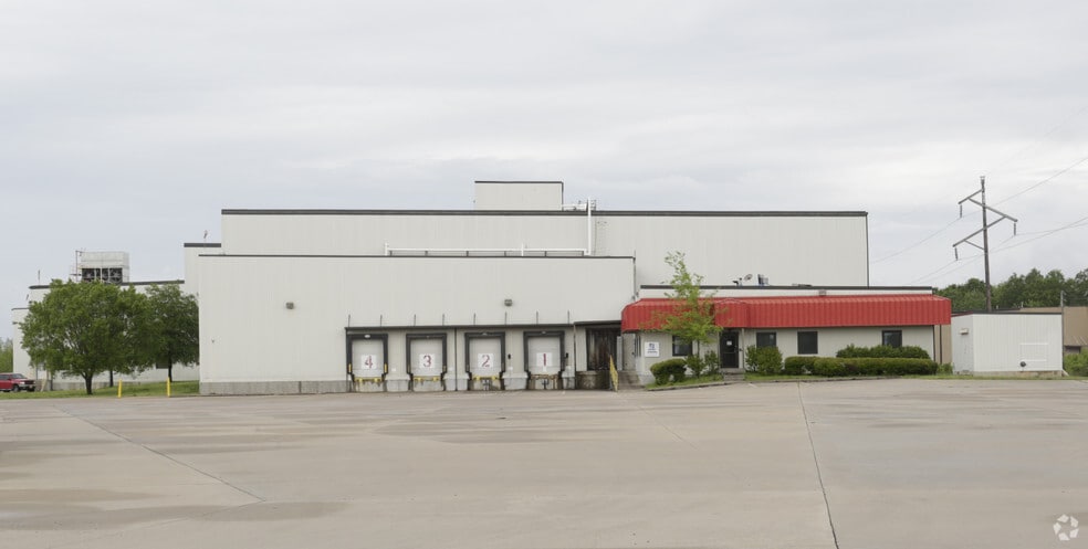 More Photos Of 1400 Gregory St, North Little Rock Refrigeration Cold Storage For Lease