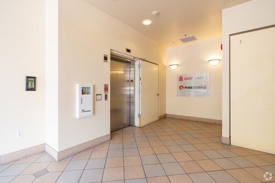 More Photos Of 800 California St, Mountain View Loft Creative Space For Lease