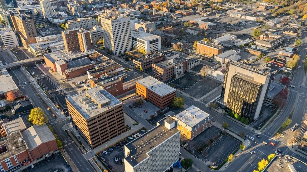 More Photos Of 300 E Main St, Lexington Office For Sale