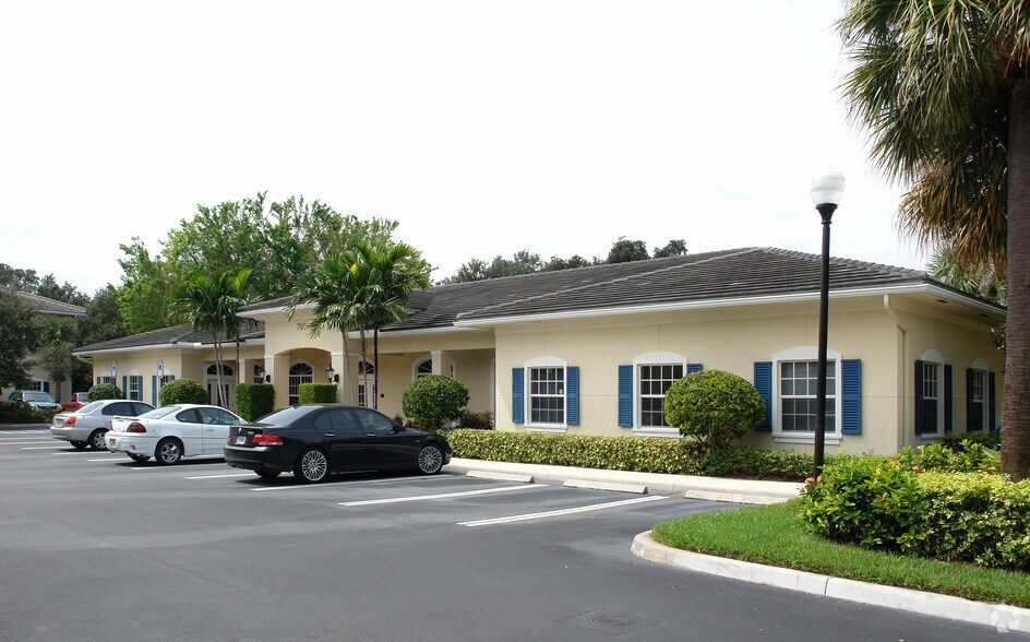 More Photos Of 700 Village Square Crossings, Palm Beach Gardens Office For Sale