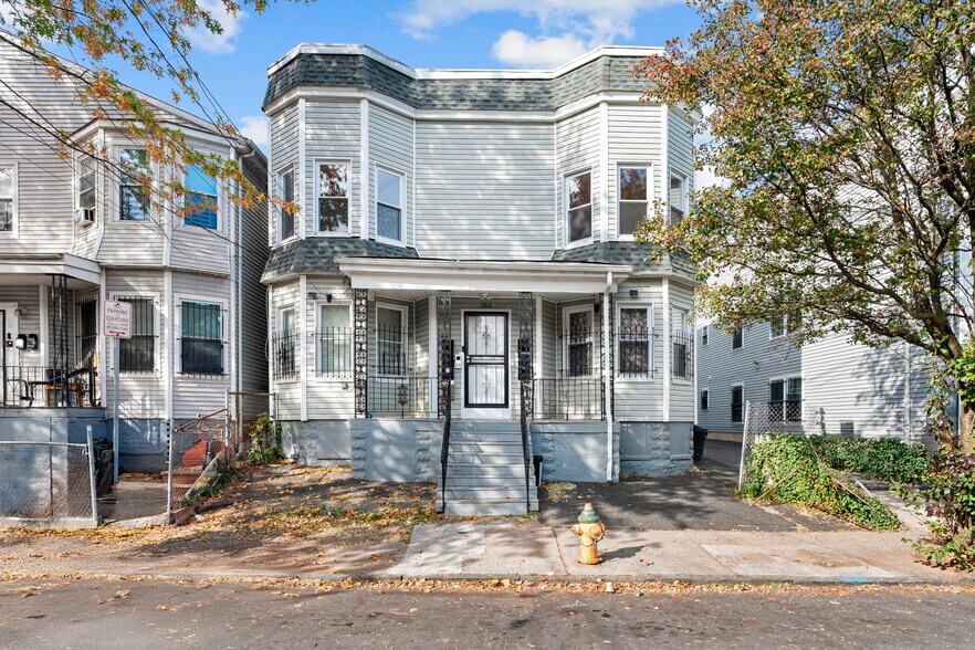 More Photos Of 265 S 8th St, Newark Apartments For Sale