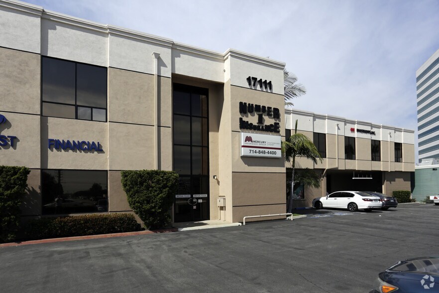 More Photos Of 17111 Beach Blvd, Huntington Beach Office For Lease