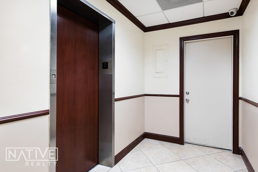More Photos Of 2817 E Oakland Park Blvd, Fort Lauderdale Office For Sale