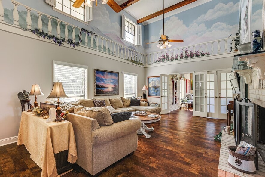 More Photos Of 601 N Shipp St, Madisonville Specialty For Sale