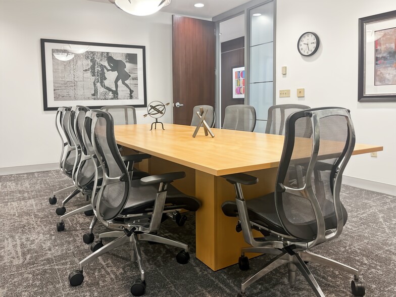 More Photos Of 2 Cityplace Dr, Creve Coeur Coworking Space