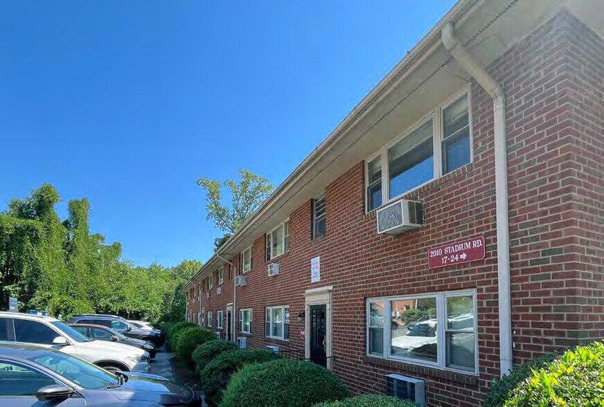 More Photos Of 2006 Stadium Rd, Charlottesville Apartments For Sale