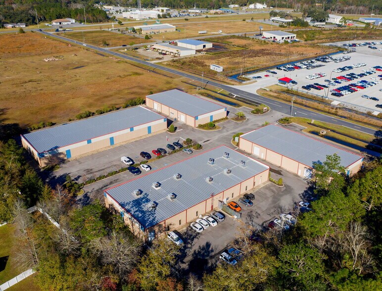 More Photos Of 200 Commerce Center Dr, Brunswick Warehouse For Sale