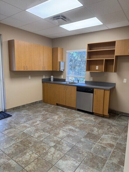 More Photos Of 1227 E Broadway, Oviedo Office For Sale
