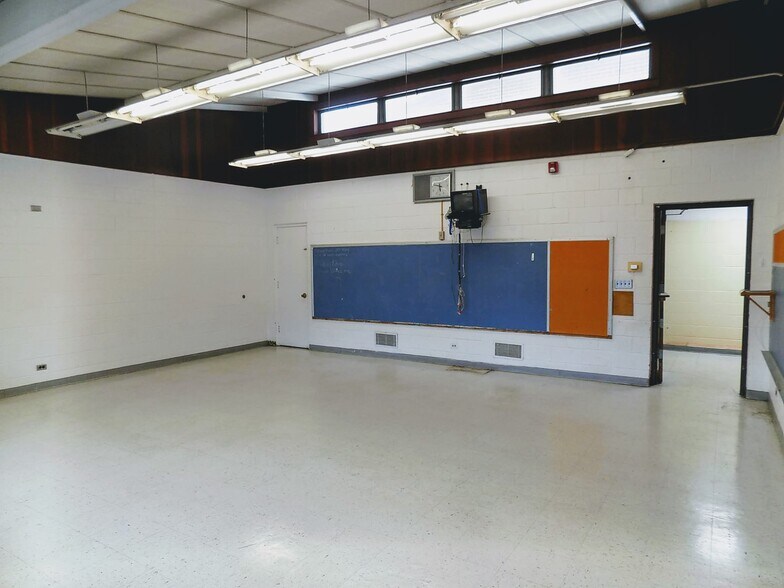 More Photos Of 804 S Purdum St, Kokomo Schools For Sale