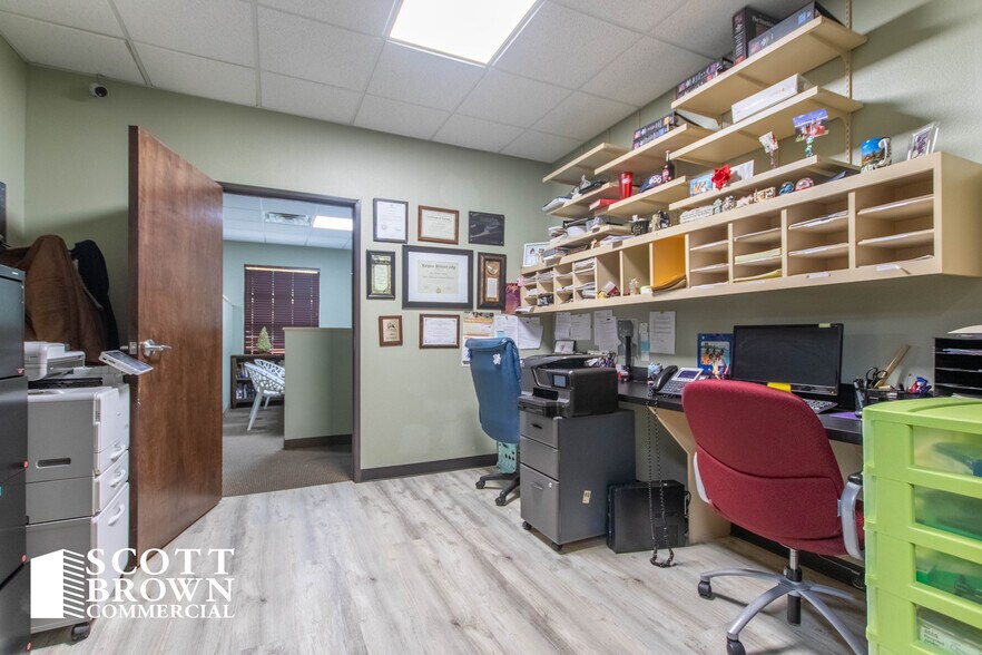 More Photos Of 873 S Stemmons Fwy, Lewisville Office For Sale