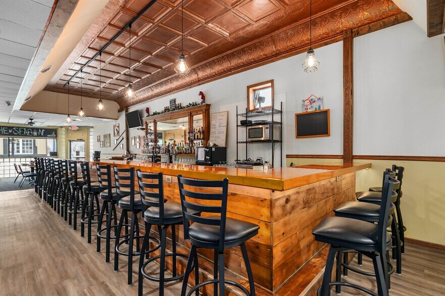 More Photos Of 1027 S Main St, Oshkosh Restaurant For Sale