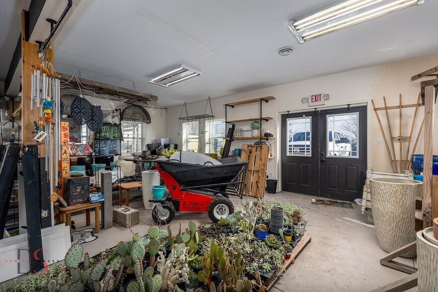 More Photos Of 611 E Dayton Rd, Ottawa Warehouse For Sale