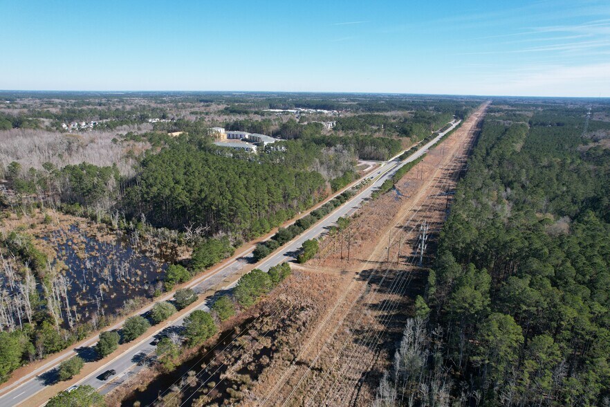 More Photos Of 5 Hampton Lake Dr, Bluffton Storefront Retail Office For Lease