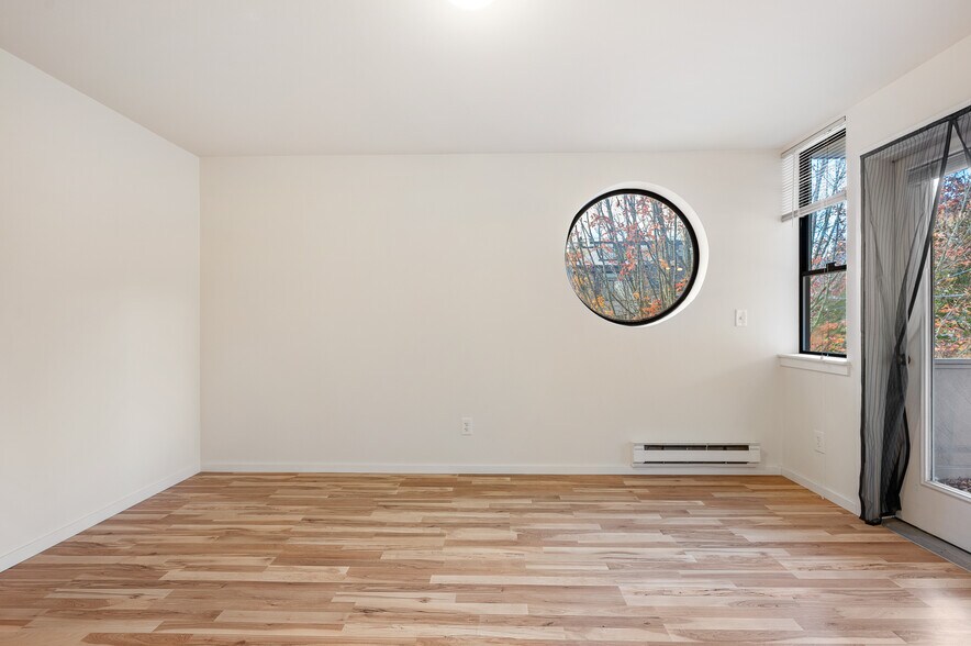 More Photos Of 802 N 43rd St, Seattle Apartments For Sale