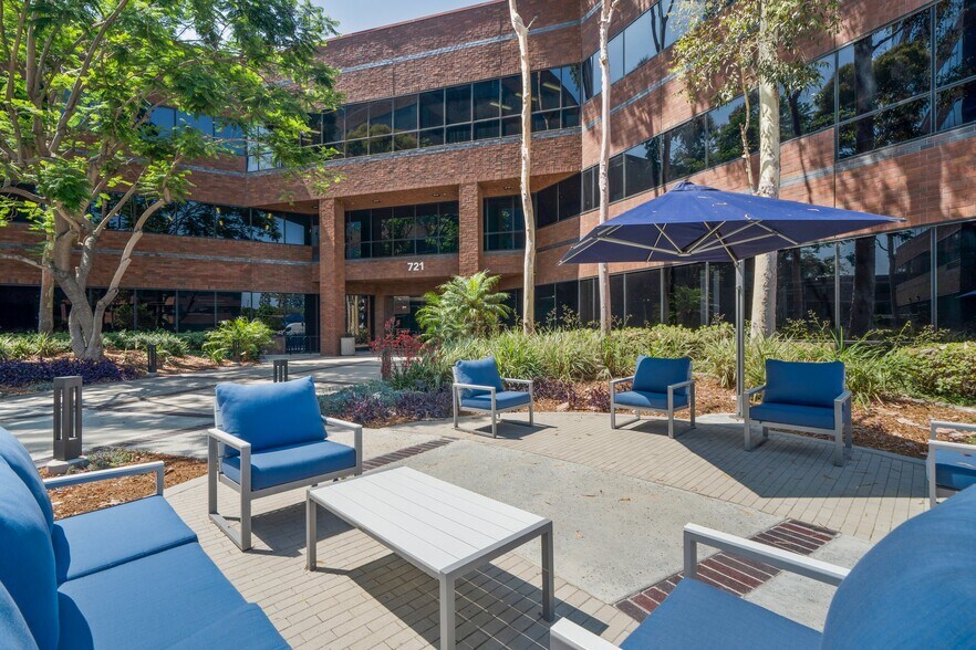 More Photos Of 701 S Parker St, Orange Unknown For Lease