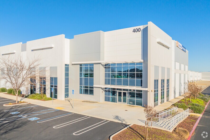 More Photos Of 400 Park Center Dr, Patterson Warehouse For Lease