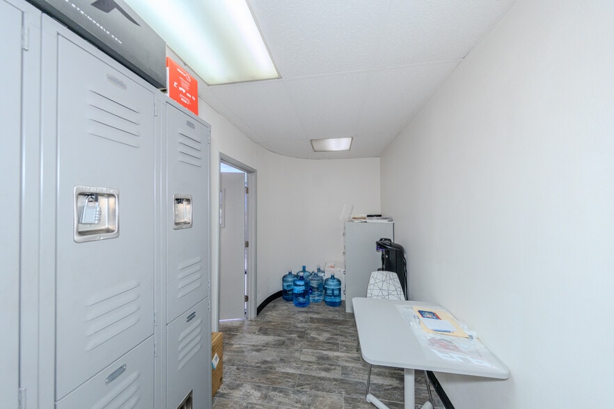 More Photos Of 6407-6419 Alondra Blvd, Paramount Warehouse For Sale