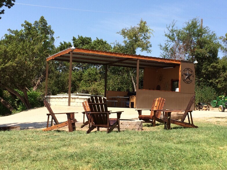 More Photos Of 401 US Highway 67, Santa Anna Hotel For Sale