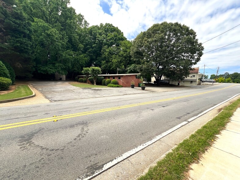 More Photos Of 4384 SE Oakdale Rd, Smyrna Office For Sale
