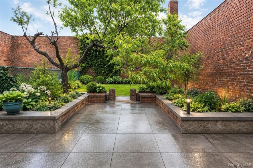 More Photos Of 6415 Myrtle Ave, Glendale Apartments For Sale