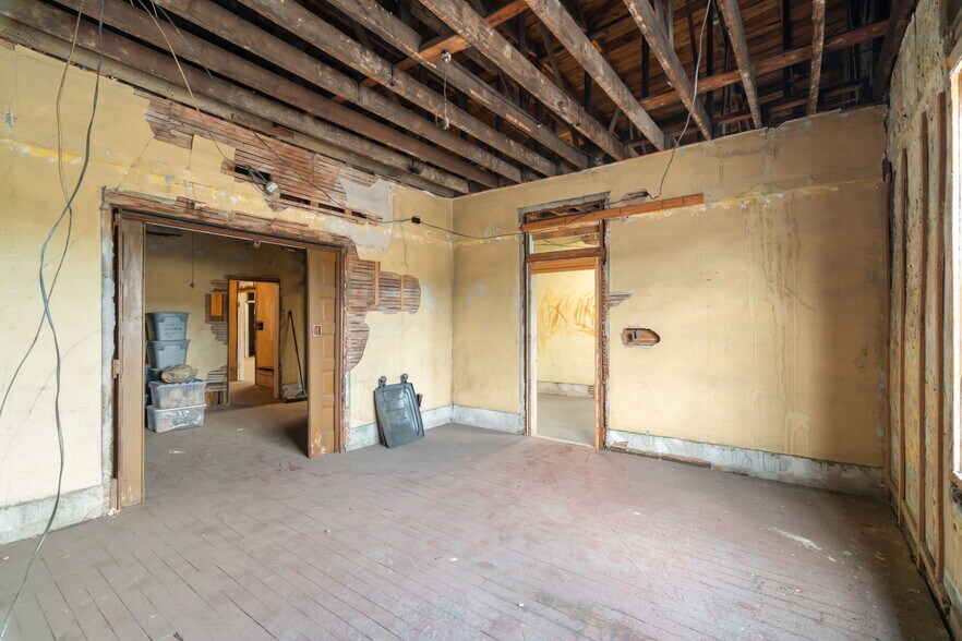 More Photos Of 824 Tennessee Ave, Etowah Storefront Retail Office For Sale