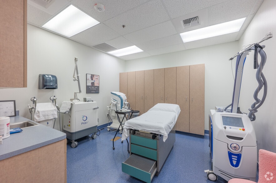 More Photos Of 2410 Fire Mesa St, Las Vegas Office For Sale