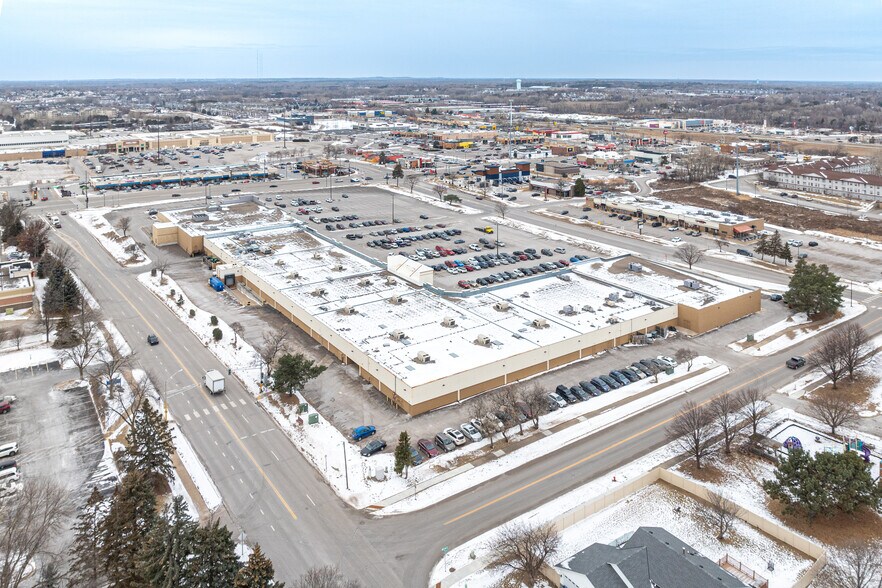 More Photos Of 3000 N White Bear Ave, Maplewood Unknown For Lease