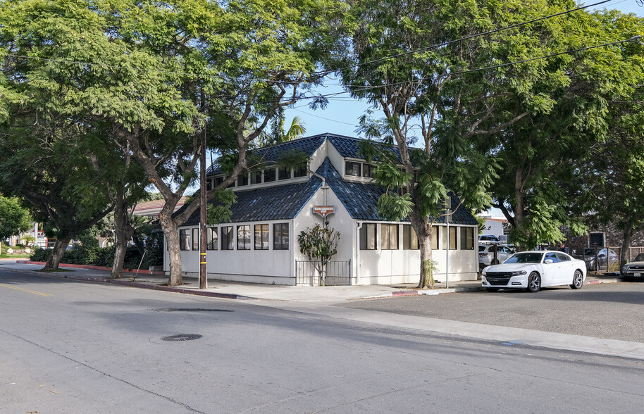 Primary Photo Of 7 Ashley Ave, Santa Barbara Freestanding For Sale