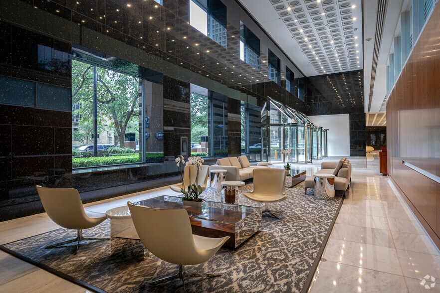 More Photos Of 1000 Louisiana St, Houston Office For Lease