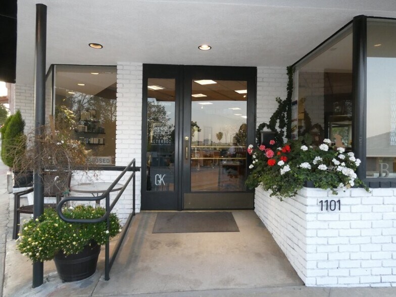 More Photos Of 1101 Foothill Blvd, La Cañada Flintridge Storefront For Lease