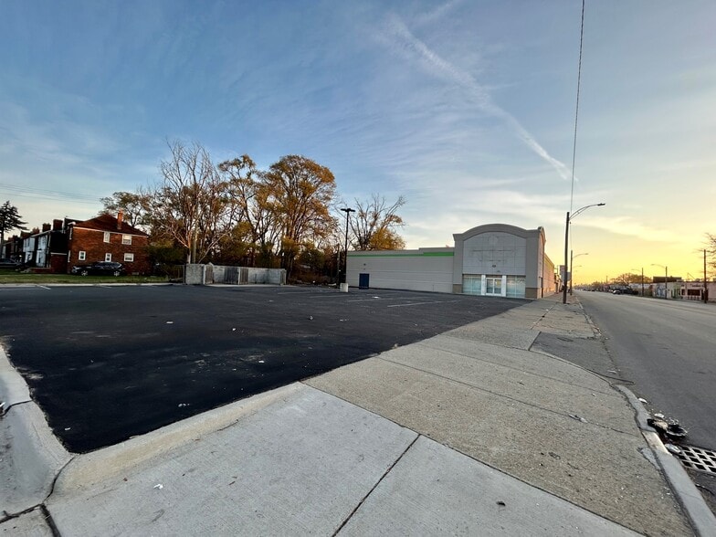 More Photos Of 13018 Fenkell St, Detroit Freestanding For Lease