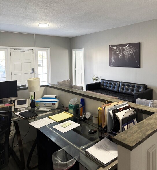 More Photos Of 818 E Charleston Blvd, Las Vegas Office For Sale
