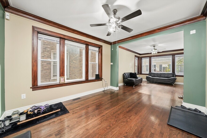More Photos Of 6933 S Washtenaw Ave, Chicago Multifamily For Sale