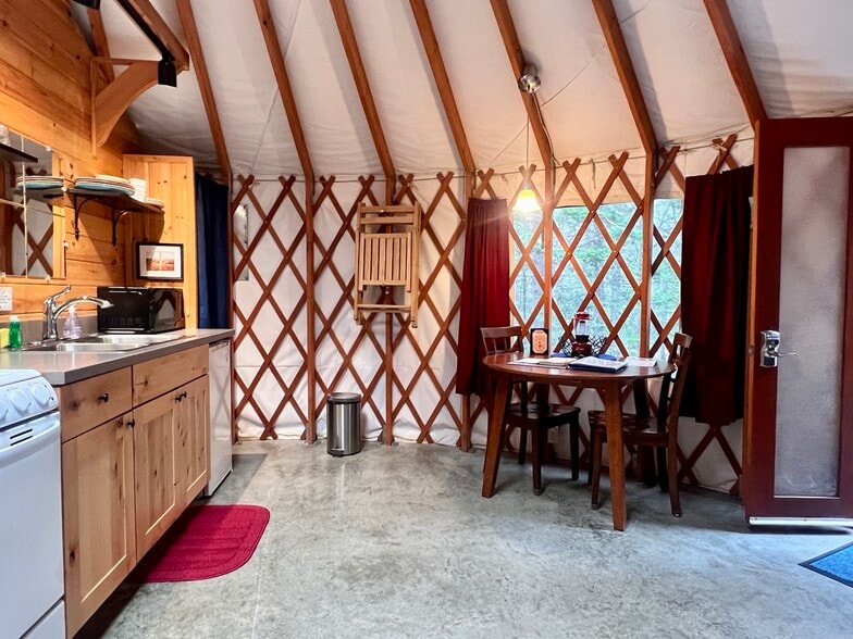 More Photos Of 200 Seal Cove Rd, Southwest Harbor Hotel For Sale