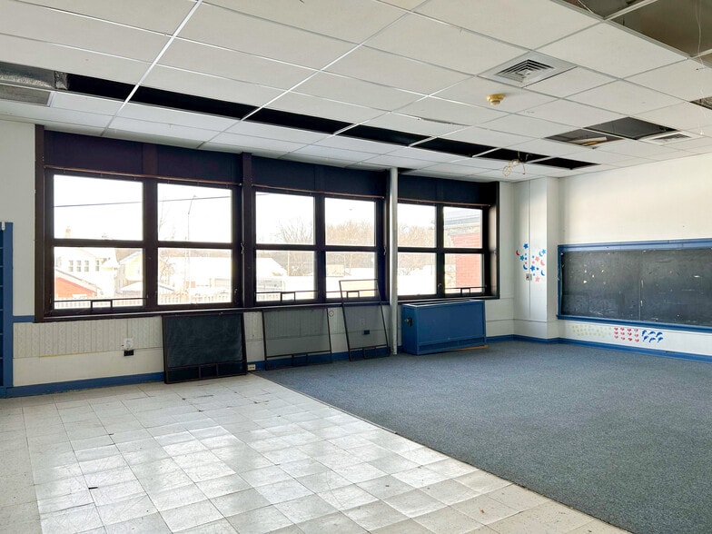 More Photos Of 1101 E 2nd St, Jamestown Schools For Sale