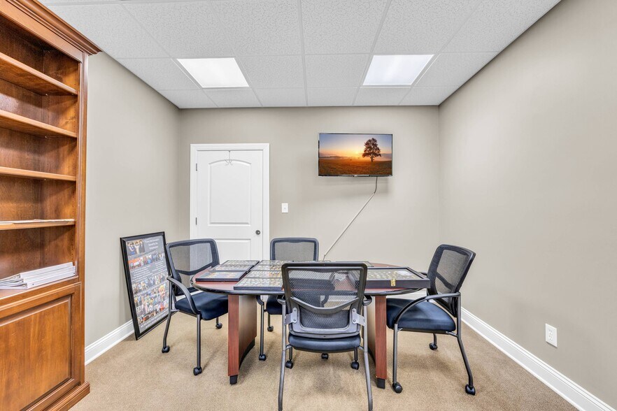 More Photos Of 24 Hartwell St, Royston Office For Sale