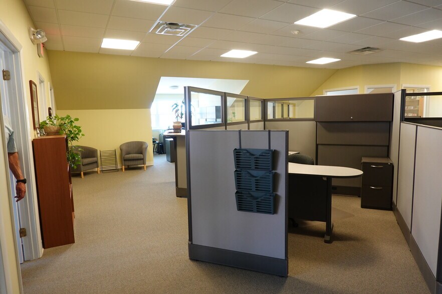 More Photos Of 1 Union Wharf, Portland Storefront Retail Office For Lease