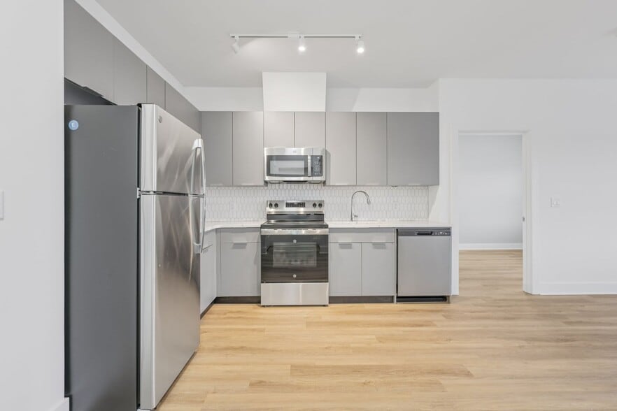 More Photos Of 10 W Westfield Ave W, Roselle Park Apartments For Lease