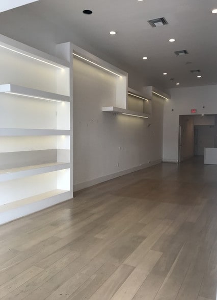 More Photos Of 355-359 Miracle Mile, Coral Gables Freestanding For Lease