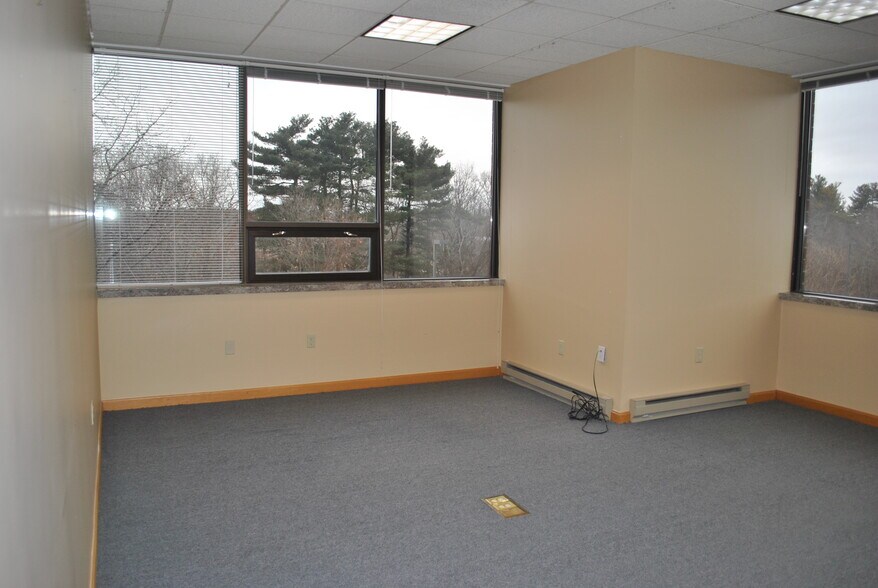 More Photos Of 38 Pond St, Franklin Medical For Lease