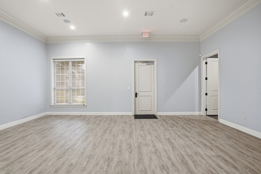 More Photos Of 6211 Colleyville Blvd, Colleyville Medical For Lease