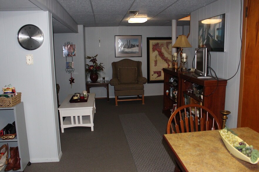 More Photos Of 725 Main St, Wintersville Restaurant For Sale