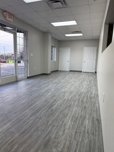 More Photos Of 154 W Park Ct, Talbott Industrial For Lease