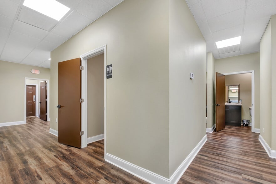 More Photos Of 3227-3229 Capital Medical Blvd, Tallahassee Office For Sale