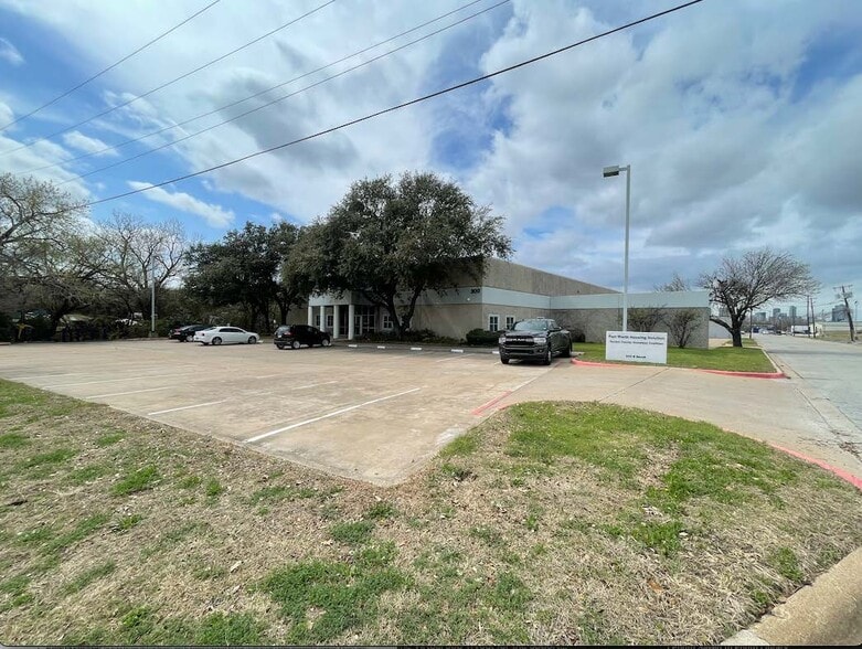 More Photos Of 300 S Beach St, Fort Worth Research And Development For Lease