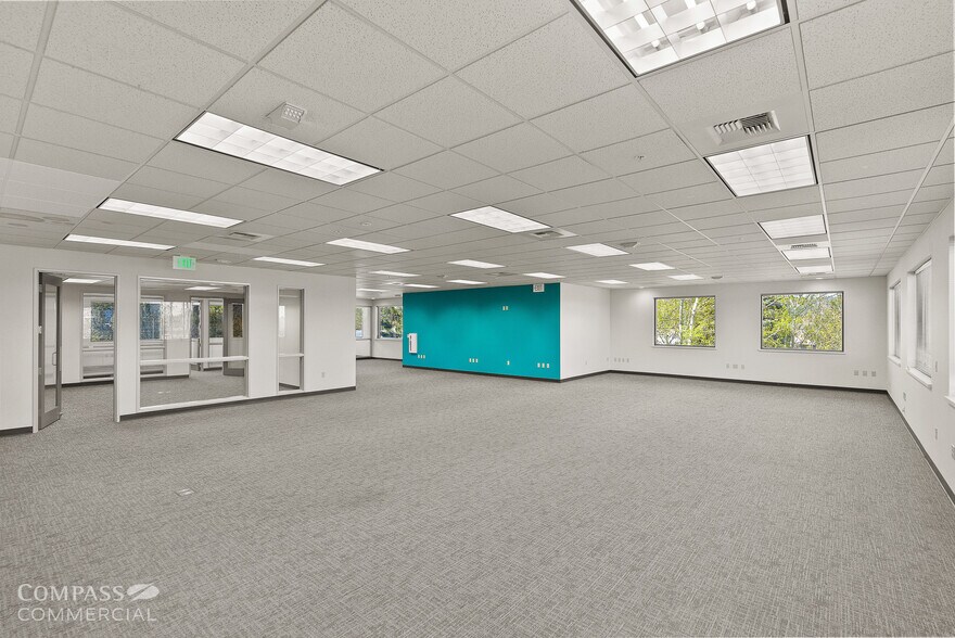 More Photos Of 123 SW Columbia St, Bend Office For Sale